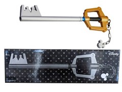 Square Enix Kingdom Hearts Light Up Sora’s Keyblade Kingdom Key 14″ Replica