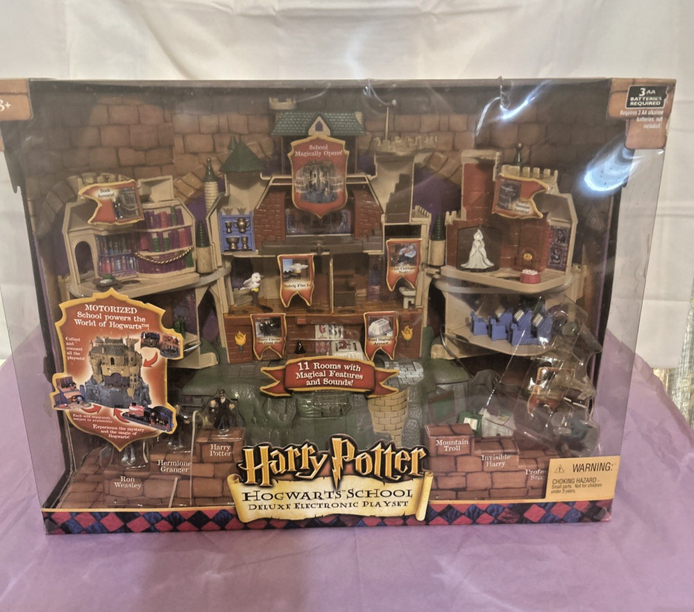Harry Potter Hogwarts School Deluxe Electronic Playset Mattel 2001 NIB