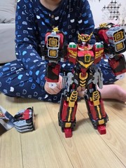 Metal Cardbot S: Blastrain – The Majestic 3-Stage Express Transforming Titan Kor
