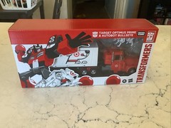 Transformers TARGET OPTIMUS PRIME & AUTOBOT BULLSEYE 40th Anniversary