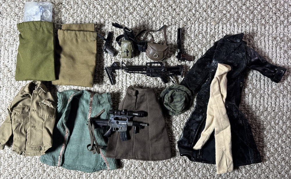 12″ ACTION FIGURE ACCESSORIES – 1/6 – WEAPONS, CLOTHES, AND ACCESSORIES LOT
