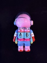 AUTHENTIC MEGA SPACE MOLLY 100% Jon Burgerman SERIES 4 CONFIRMED BLIND BOX NEW