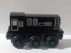THOMAS & FRIENDS WOODEN RAILWAY~DEVIOUS DIESEL~2000 BRITT ALLCROFT (VERY NICE)