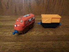 Chuggington Die Cast / Plastic Muddy Wilson & Orange Train Car