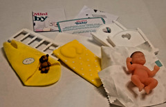 Zuru 5 Surprise My Mini Baby Yellow Cradle Bear & Blanket Series 1 NEW