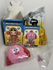 AUTHENTIC MEGA SPACE MOLLY 100% Jon Burgerman SERIES 4 CONFIRMED BLIND FIGURE