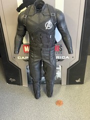 HOT TOYS SIDESHOW EXCLUSIVE 1/6 MMS488 CAPTAIN AMERICA – CLOTHED BODY