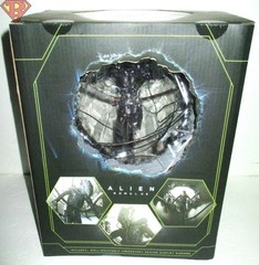 SUSPENDED LAB XENOMORPH XX121 Alien Romulus 7″ Scale Action Figure Neca 2025