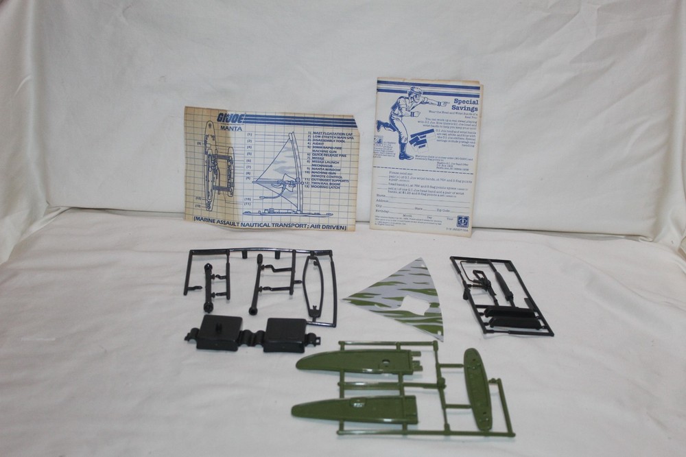 1984 GI JOE MANTA Windsurf Board 100% Complete w/ Blueprints Hasbro ARAH B