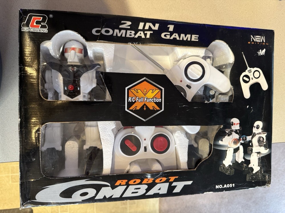 2 Fighting Boxing Battle Robots-2 Controllers RC Set- For Parts Only-Not Working