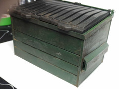 1/12 Dumpster Diorama for Action Figure ! (color may vary )