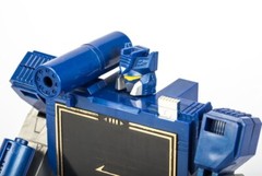 TRANSFORM G1 Reissue Soundwave with Buzzaw cassette Brand New Free Shipping