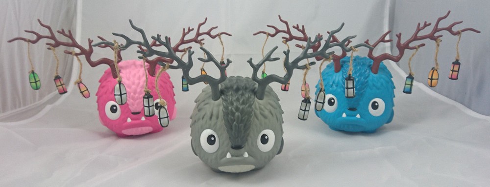 Luna 3 colorway lot 6.5-inch vinyl figure by The Bots Blue Pink Gray Urban daily