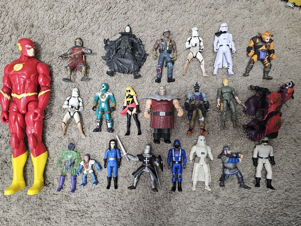 RANDOM ACTION FIGURE LOT STAR WARS GI JOE SCHLEICH AND PAPO KNIGHTS AND MORE