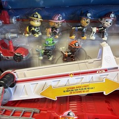 New Paw Patrol Ultimate Rescue Fire Truck w 6 Pups And More! Hard To Find!