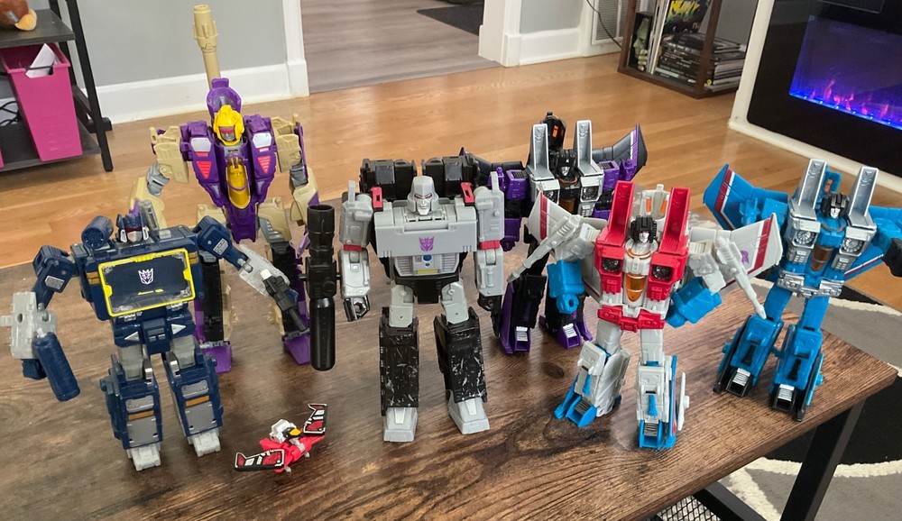 War For Cybertron Thundercracker Skywarp Starscream Soundwave Megatron more!