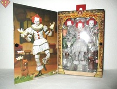 ULTIMATE BOB GRAY as PENNYWISE The Dancing Clown Welcome to Derry 7″ Figure 2026
