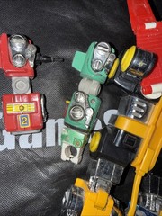 VOLTRON 1997 trend Masters Voltron. INCOMPLETE Read