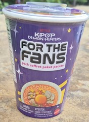 K-POP DEMON HUNTERS FOR THE FANS PACK MYSTERY FIGURE NOODLE CUP NIB