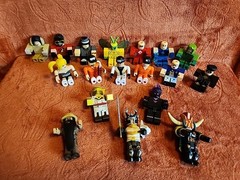 Lot Of 18 Roblox Action Figures With Miscellaneous Parts (AS PICTURED)