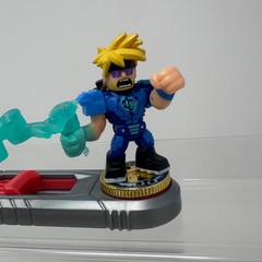 Akedo Shades Figure Ultimate Arcade Warriors Series 3 Action Toy with Controller