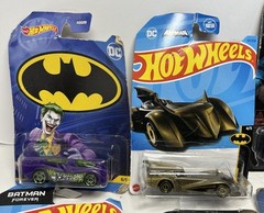 Batman Collector Merchandise Lot Mixed Products Hotwheels Landyard Figurines