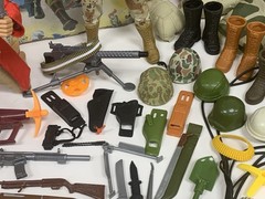 Vintage 1990’s 12″ GI Joe Mixed Lot Action Figures Case Weapons Accessories