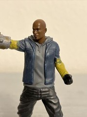 SHOCKER MARVEL SPIDER MAN 4” ACTION FIGURE TOY ON BASE (PRE-OWNED)