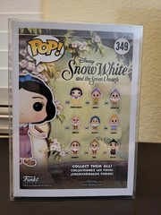 Disney’s Snow White Toys R’ Us Exclusive Funko Pop