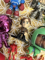20 Mixed Lot Toys Action Figures Funkos Xmen Marvel SpiderMan Scooby Doo