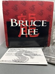 BRUCE LEE Pre-Assembled Collection Figure Medicom Toy Legendary Pose Box Open
