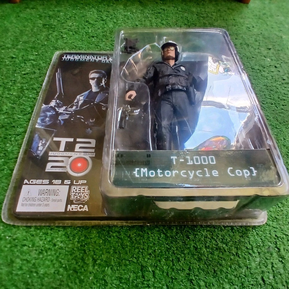 NECA T2 JUDGMENT DAY T-1000 MOTORCYCLE COP AF SEALED DISPLAYED