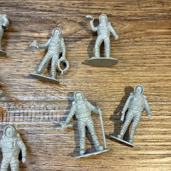 2″ Astronaut Plastic Action Figures Lot Of 30 Plus Pieces Vintage