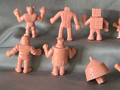 Vintage Matell 1980’s M.U.S.C.L.E. Men Mini Figures – Flesh Color – Lot of 12