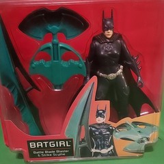 Kenner Batgirl Batman & Robin 1997 Action Figure w/ Blaster & Scythe