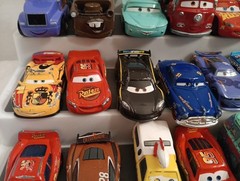 Disney Pixar Cars Lot Of 25 Die-Cast Metal Plastic 1:43 And 1:55 Scale Lightning
