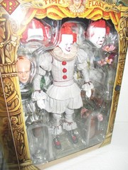 ULTIMATE BOB GRAY as PENNYWISE The Dancing Clown Welcome to Derry 7″ Figure 2026