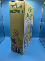 NECA Sesame Street Presents 11″ Big Bird Ultimate Action FIgure Feature Letter B