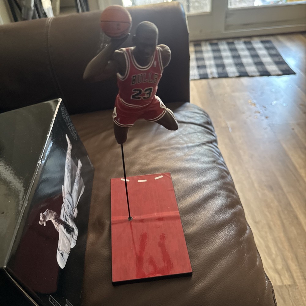 Upper Deck Pro Shots Michael Jordan 1988 Slam Dunk Champion 2009 Action Figure