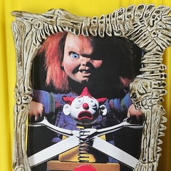Movie Maniacs Child’s Play 2 Chucky Action Figure w/ Knife & Display Frame