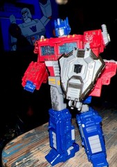 Transformers Generations War for Cybertron Siege Voyager WFC-S11 Optimus Prime