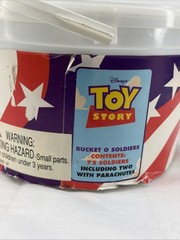 VINTAGE 1995 Thinkway Toy Story Bucket O Soldiers Green Army Men