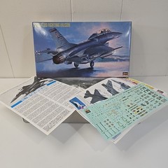 HASEGAWA F-16B Plus Fighting Falcon Plane 1/48 Scale Model Kit NEW Unbuilt 06105