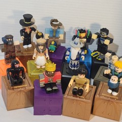 Roblox Lot of 12 Action Figures with Accessories & Box Collectable Toys NO CODES