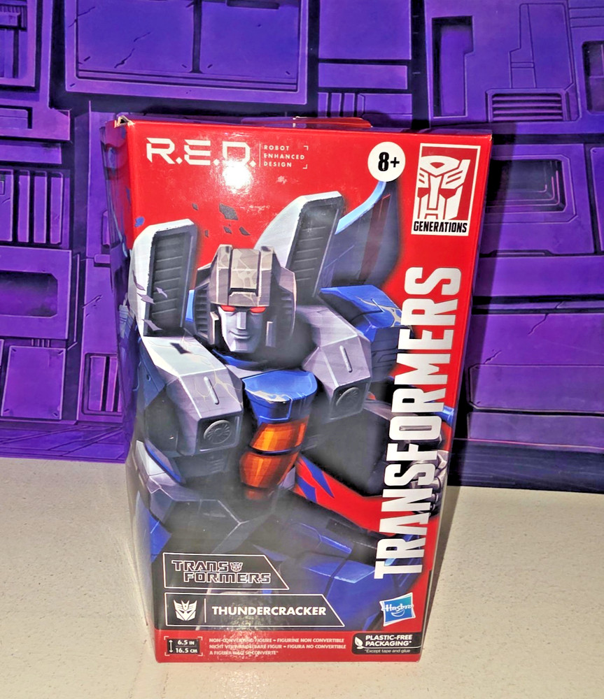 NEW SEALED Transformers R.E.D. Thundercracker with Blast Effects SHIP BLOBAL