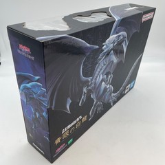 S.H.MonsterArts Yu-Gi-Oh Duel Monsters Blue-Eyes White Dragon Figure BANDAI