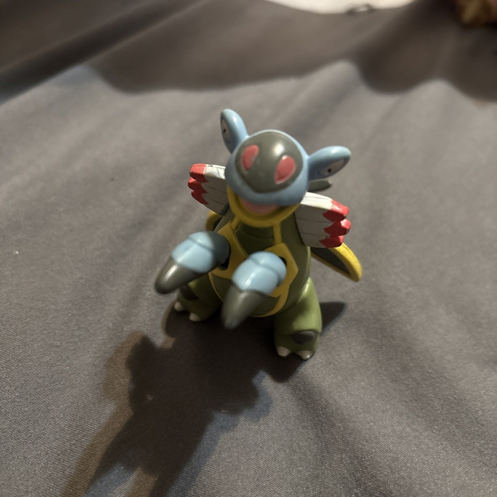 Hasbro Pokémon Feraligatr Action Figure Plastic Blue/Green/Yellow/Red/Black 2004