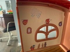 2018 Bluey Calypso’s School Playset Case Dollhouse. 12″ x 7″