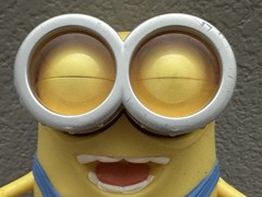 Thinkway Toys Squeezeable Talking Blinking Despicable Me 7” Minion Bob