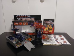 Transformers KC-01 KO Die-Cast Optimus Prime Missing Link G1 Trailer & Bumblebee